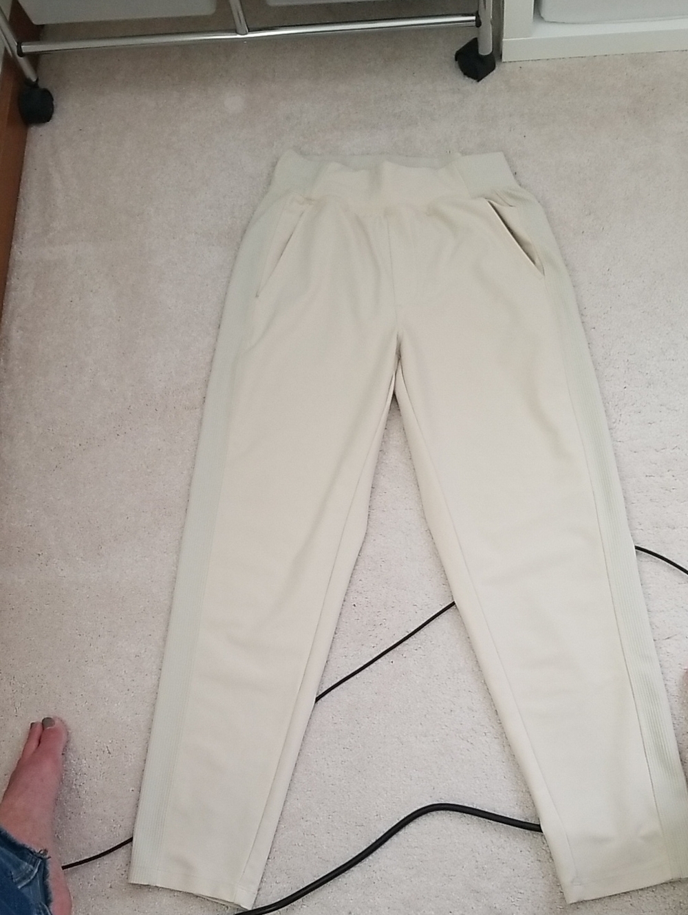 Old Navy Powersoft Cream Casual Pull-On Size Small